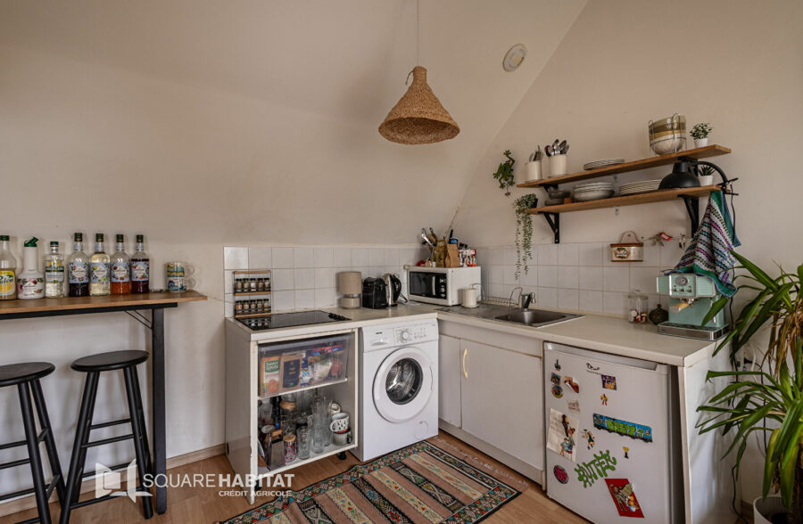 VIEUX-LILLE / HYPERCENTRE : CHARMANT T2 AVEC EXTERIEUR