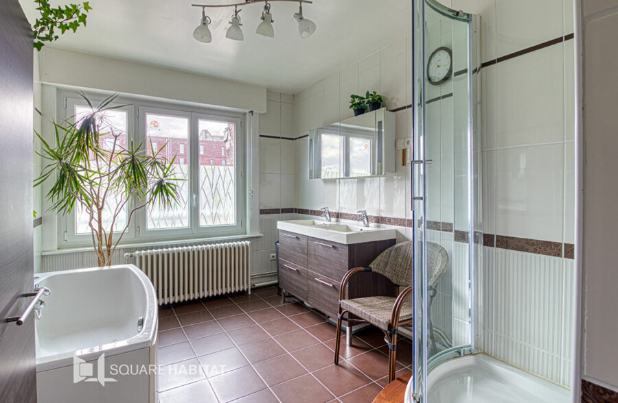 Maison  de ville avec garage et jardin