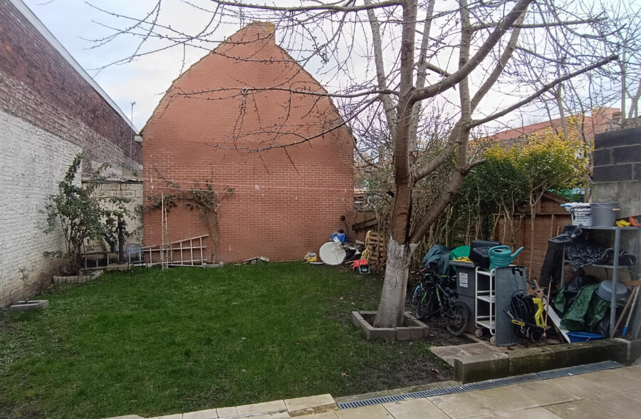 LARGE HABITATION OFFRANT PLUS DE 190M2 HABITABLE ET 6 CHAMBRES