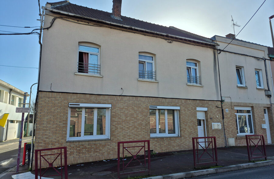 Immeuble de rapport comprenant 2 T3 162 m2.