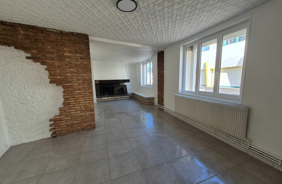 Immeuble de rapport comprenant 2 T3 162 m2.