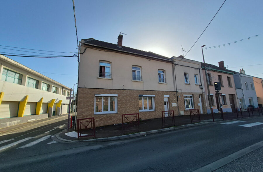 Immeuble de rapport comprenant 2 T3 162 m2.