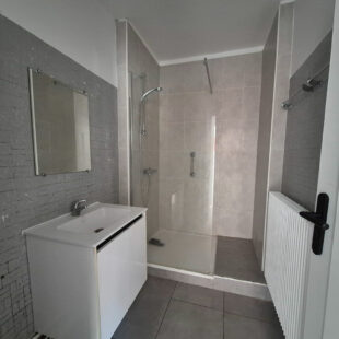 Immeuble de rapport comprenant 2 T3 162 m2.