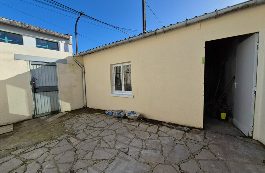 Immeuble de rapport comprenant 2 T3 162 m2.