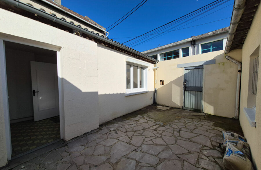 Immeuble de rapport comprenant 2 T3 162 m2.