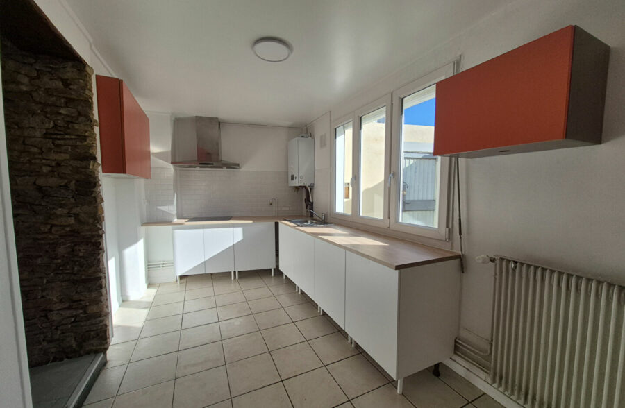 Immeuble de rapport comprenant 2 T3 162 m2.