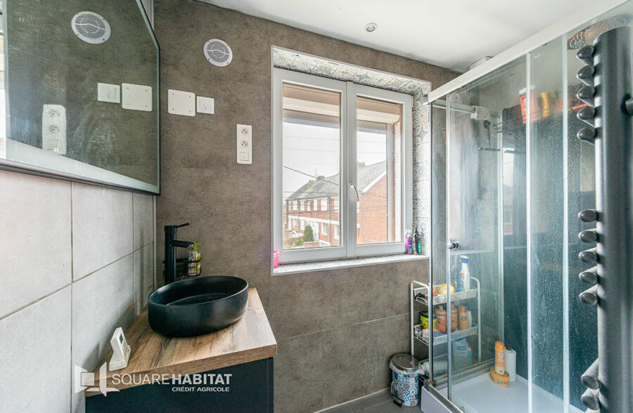 MAISON 3 CHAMBRES AVEC SOUS SOL