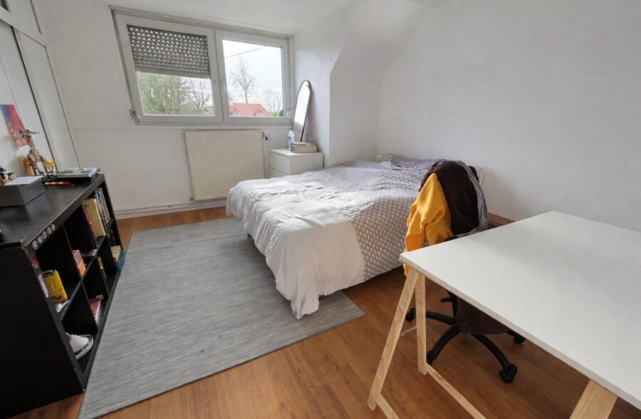 Pavillon individuel ,semi plain pied,5 chambres ,sous sol complet