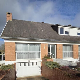 Pavillon individuel ,semi plain pied,5 chambres ,sous sol complet