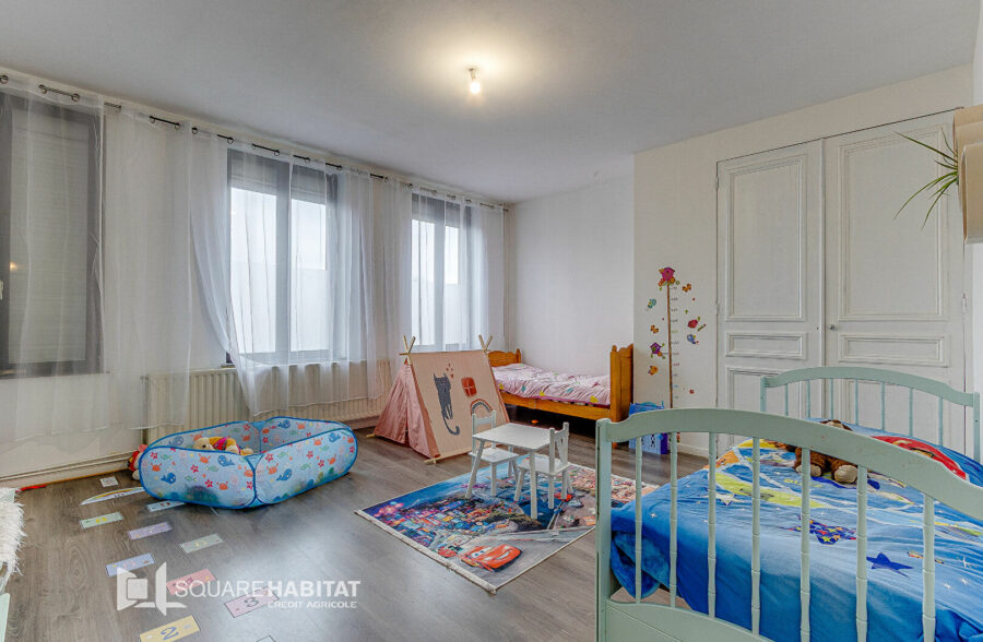 Spacieuse maison 6 pièces ,177 m² ,5 chambres , Extérieur 150 m²! 169 000€ FAI !!!