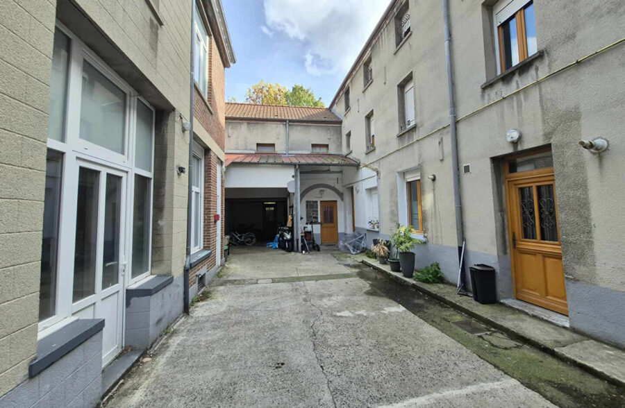 Immeuble plein centre de St Amand