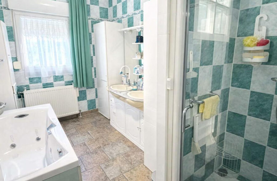 Pavillon individuel semi plain pieds