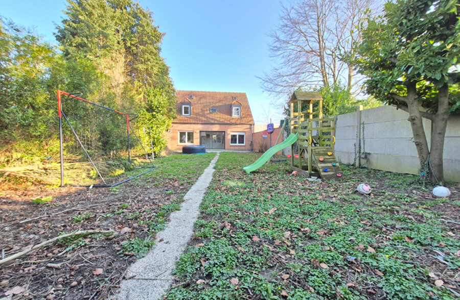 INDIVIDUELLE de SEMI PLAIN-PIED, 5 chambres, jardin, garage