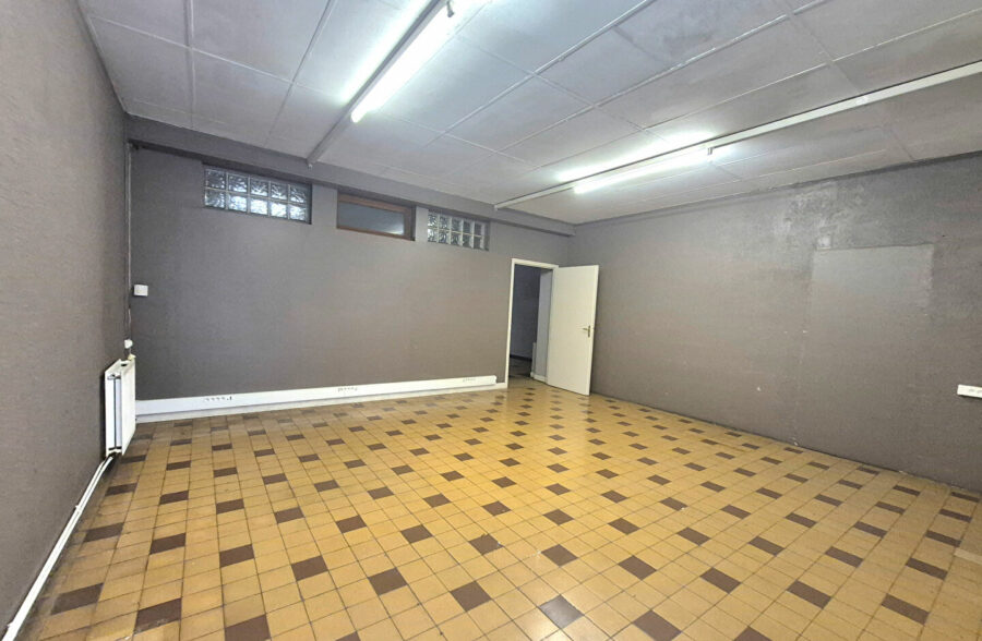 Immeuble de rapport 278m2  local commercial + t3  Douai