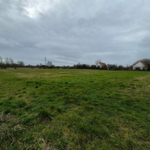 Terrain constructible à VERTON 3250 m2