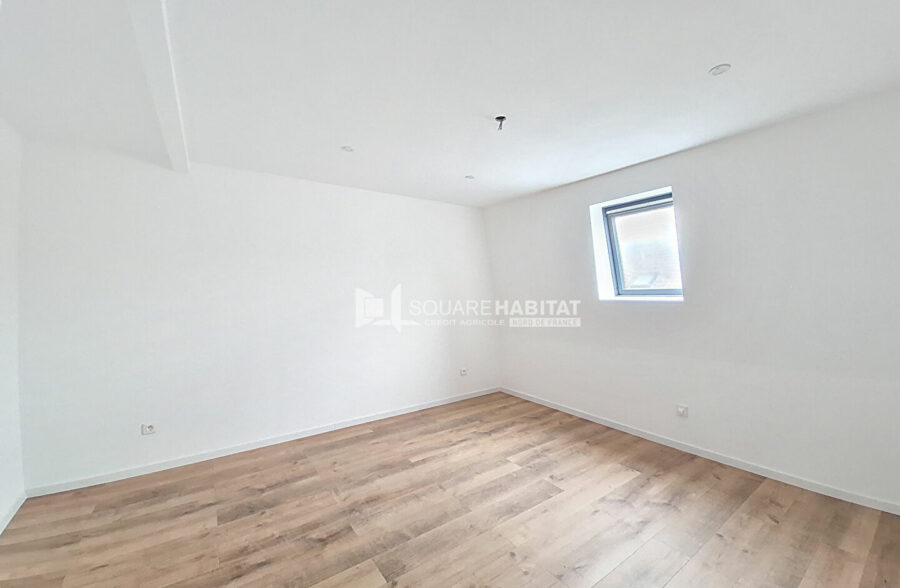 LE FLOCON – MAISON COMPLETEMENT RENOVEE AVEC JARDIN DE VILLE &nbsp;Sous compromis&nbsp;