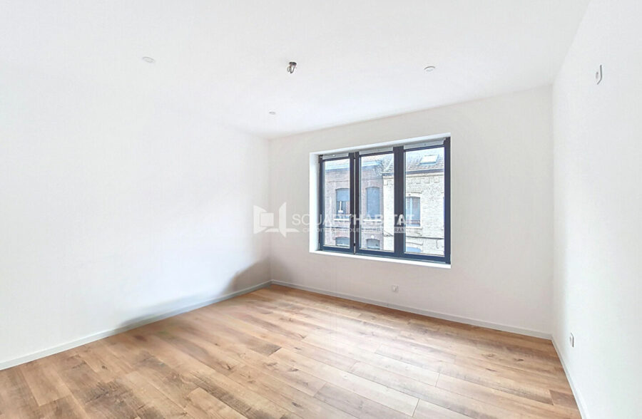 LE FLOCON – MAISON COMPLETEMENT RENOVEE AVEC JARDIN DE VILLE &nbsp;Sous compromis&nbsp;