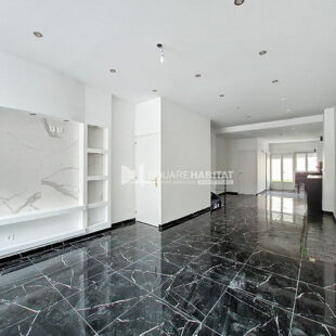 LE FLOCON – MAISON COMPLETEMENT RENOVEE AVEC JARDIN DE VILLE &nbsp;Sous compromis&nbsp;