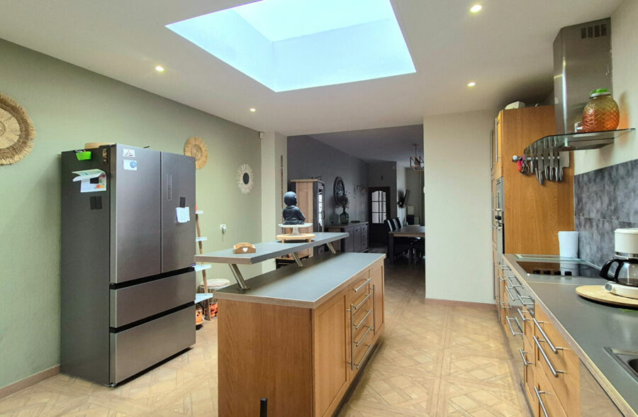 MAISON FAMILIALE 133 m² 4 CHAMBRES ET JARDIN