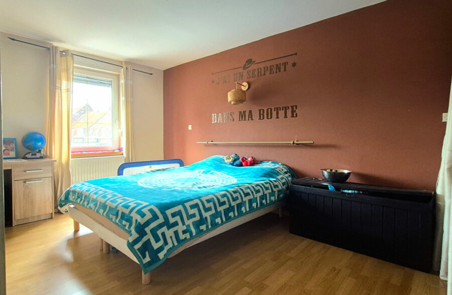 MAISON FAMILIALE 133 m² 4 CHAMBRES ET JARDIN