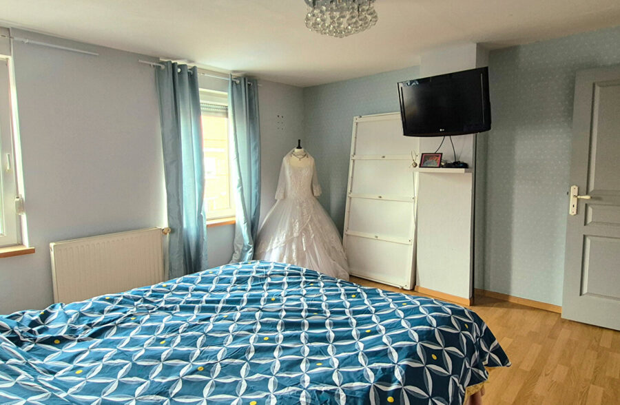 MAISON FAMILIALE 133 m² 4 CHAMBRES ET JARDIN