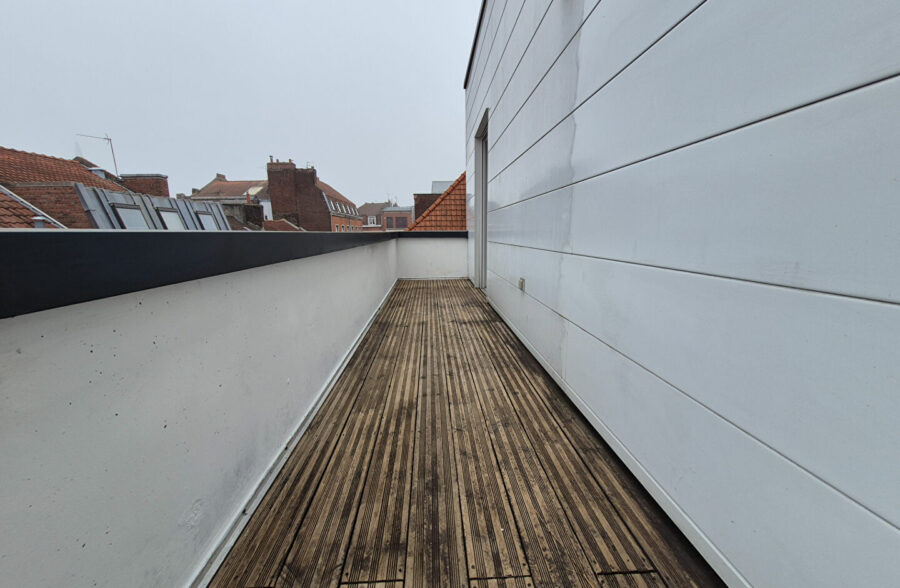 LILLE COLBERT/ GAMBETTA :Appartement T1 avec beau balcon- terrasse et parking