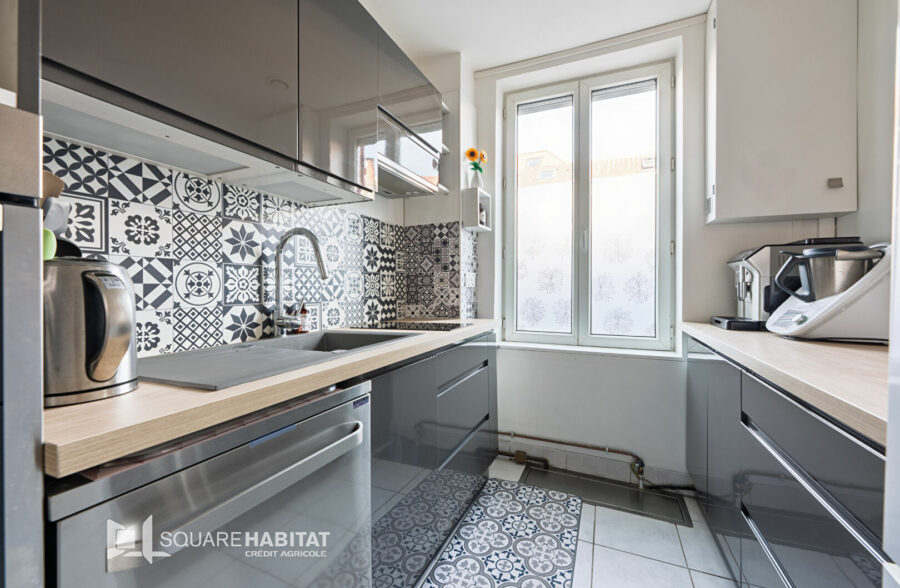 Maison de courée rénovée avec extérieur à 2 pas du métro !