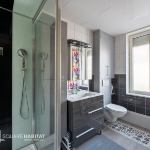 Maison de courée rénovée avec extérieur à 2 pas du métro !