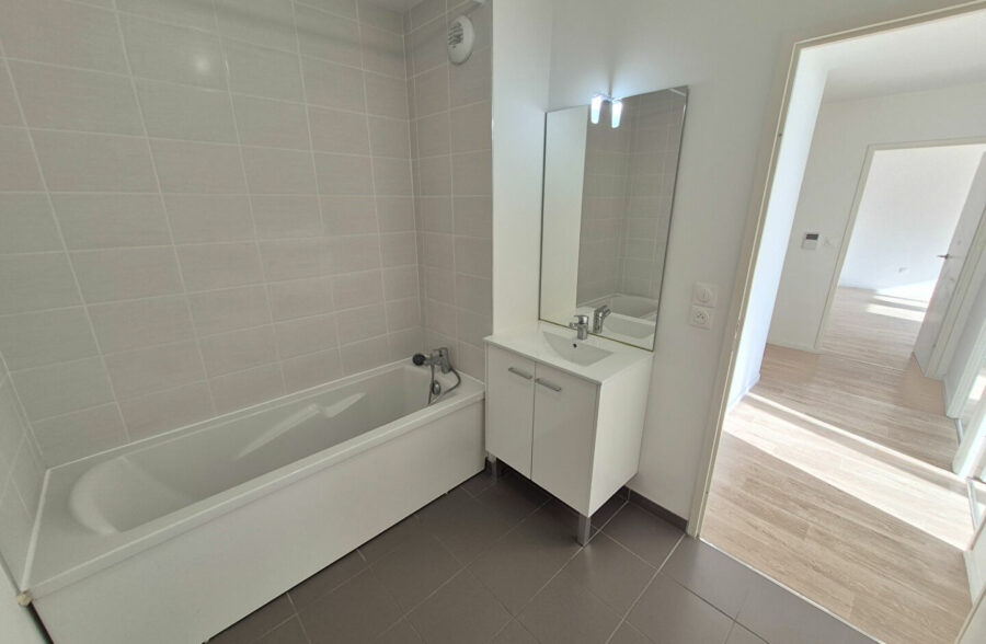 Appartement  T3 avec balcon et parking