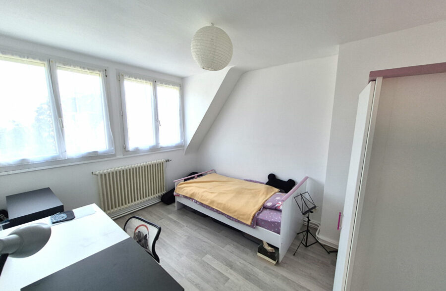 Nouveauté Square Habitat : maison semi–individuelle idéale dans le secteur prisé de Croix Barbieux !