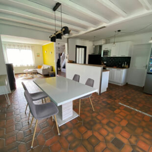 Maison Provin 4 pièce(s) , jardin, garage.