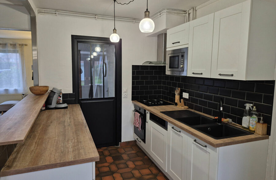 Maison Provin 4 pièce(s) , jardin, garage.