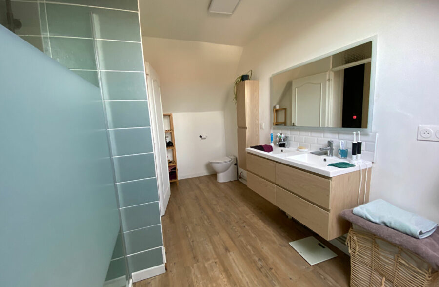 Maison Provin 4 pièce(s) , jardin, garage.