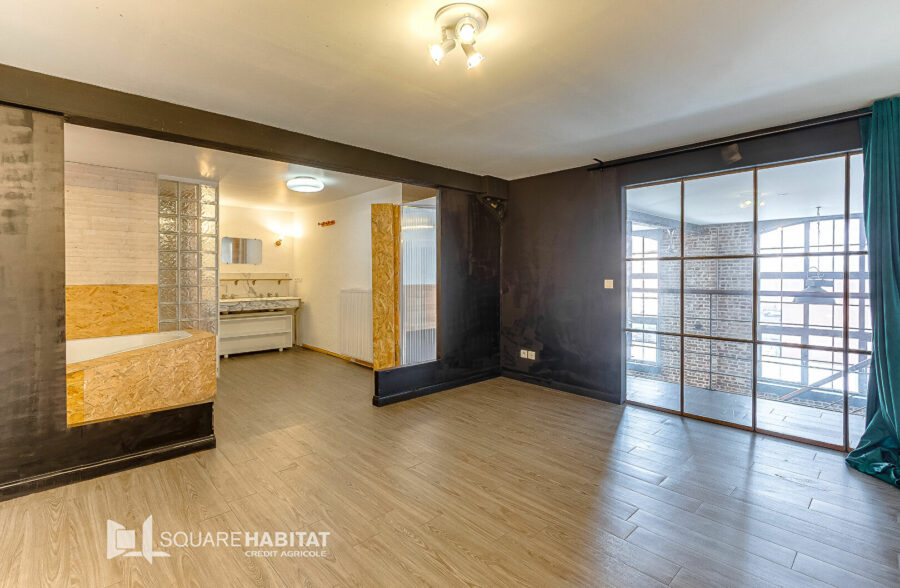 EN EXCLUSIVITÉ – LOFT T3 DE 131 m² + place de parking AU C–UR DE ROUBAIX! 199 000€ FAI !!