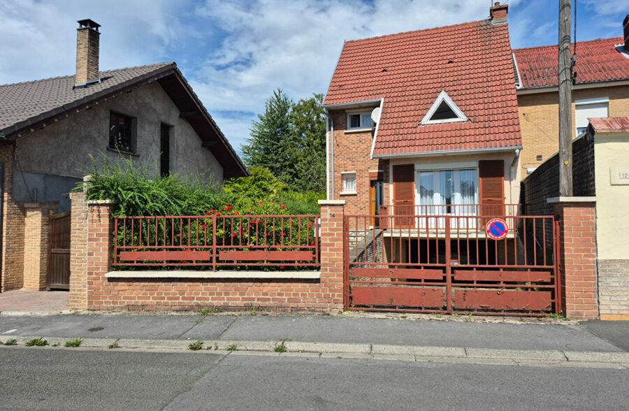 Maison individuelle 95 m² env. 3 chbres, sous-sol + jardin