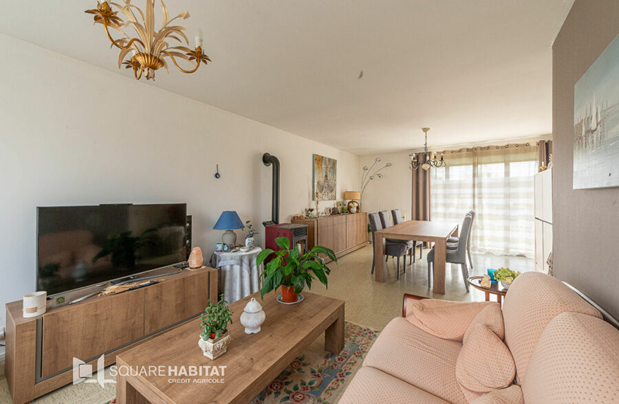 Plain pied individuel ,sous sol complet , Très bon secteur !