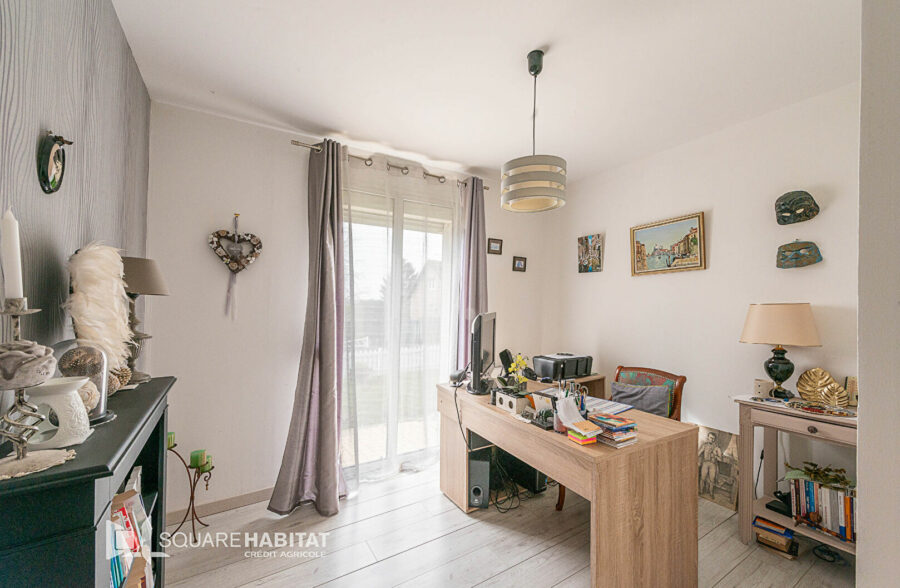 Plain pied individuel ,sous sol complet , Très bon secteur !