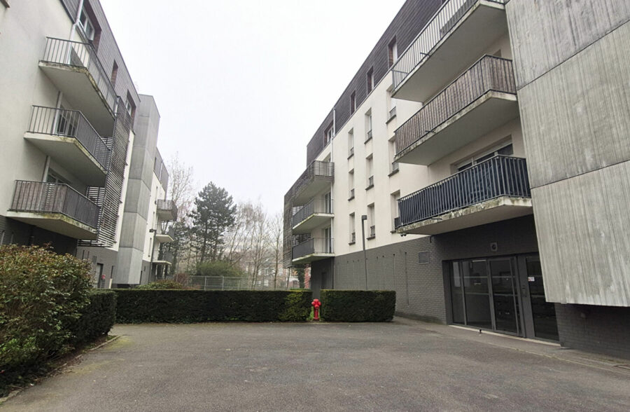 SUPERBE OPPORTUNITE D’INVESTISSEMENT LOCATIF – STUDIO VENDU LOUE AVEC BALCON ET PARKING