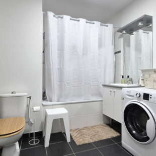 SUPERBE OPPORTUNITE D’INVESTISSEMENT LOCATIF – STUDIO VENDU LOUE AVEC BALCON ET PARKING