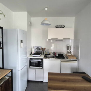 SUPERBE OPPORTUNITE D’INVESTISSEMENT LOCATIF – STUDIO VENDU LOUE AVEC BALCON ET PARKING