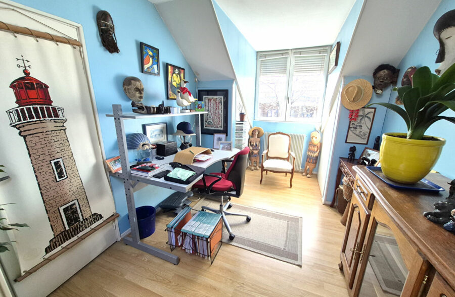 Croix, maison des années 60 dans un quartier calme et recherché