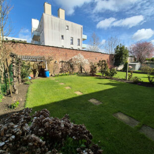 Croix, maison des années 60 dans un quartier calme et recherché