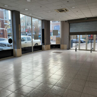 Local commercial 139 m²