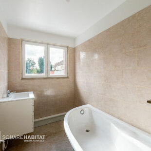 Maison de ville entièrement rénovée – 3/4 chambres +  bureau – Jardin – DPE C