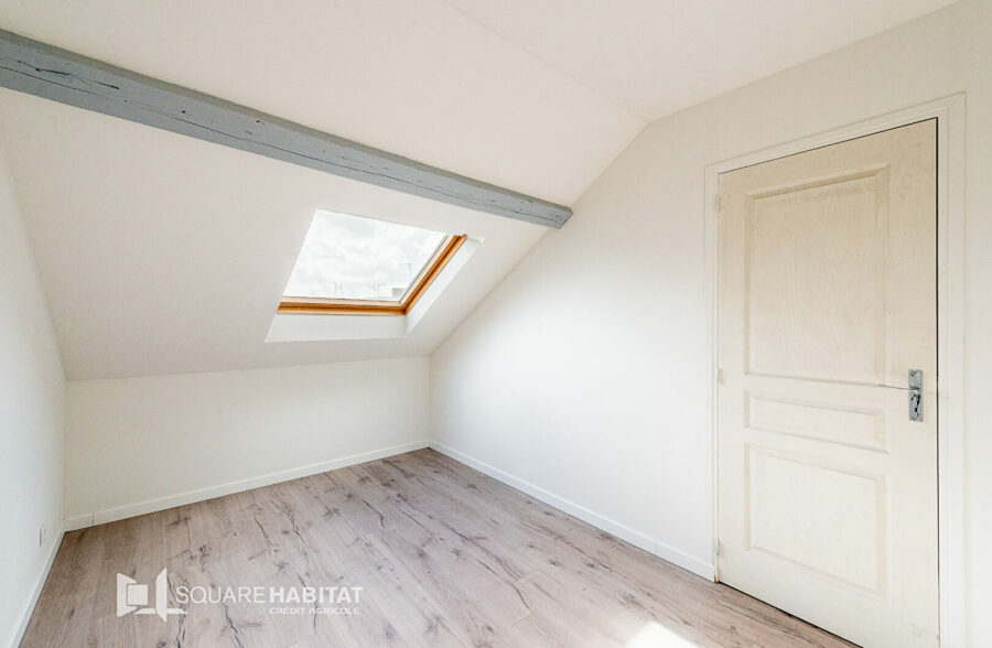 Maison de ville entièrement rénovée – 3/4 chambres +  bureau – Jardin – DPE C