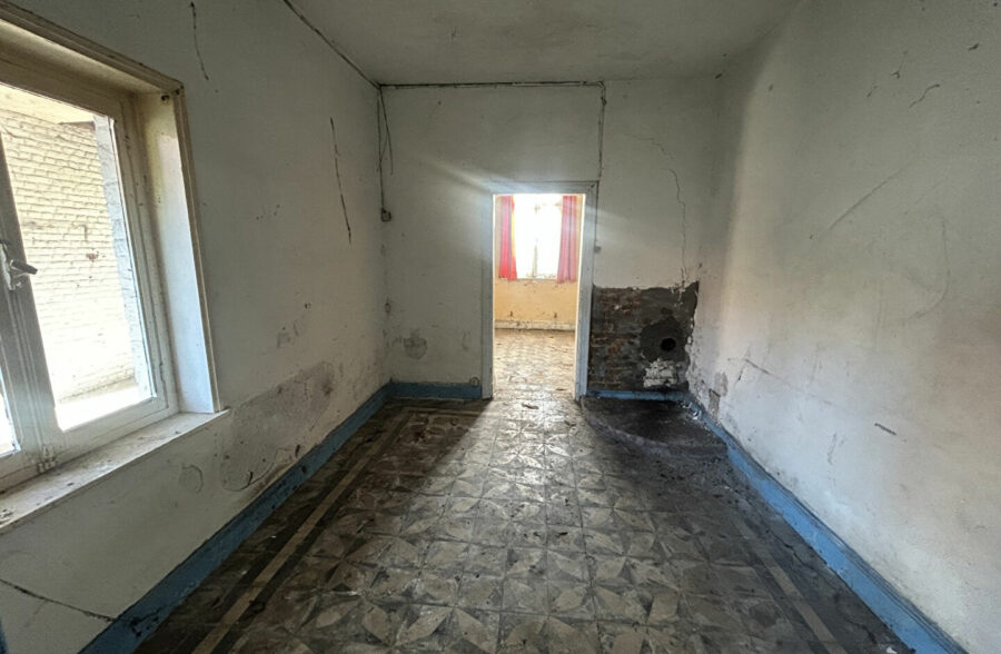 MAISON SEMI-INDIVIDUELLE A RENOVER