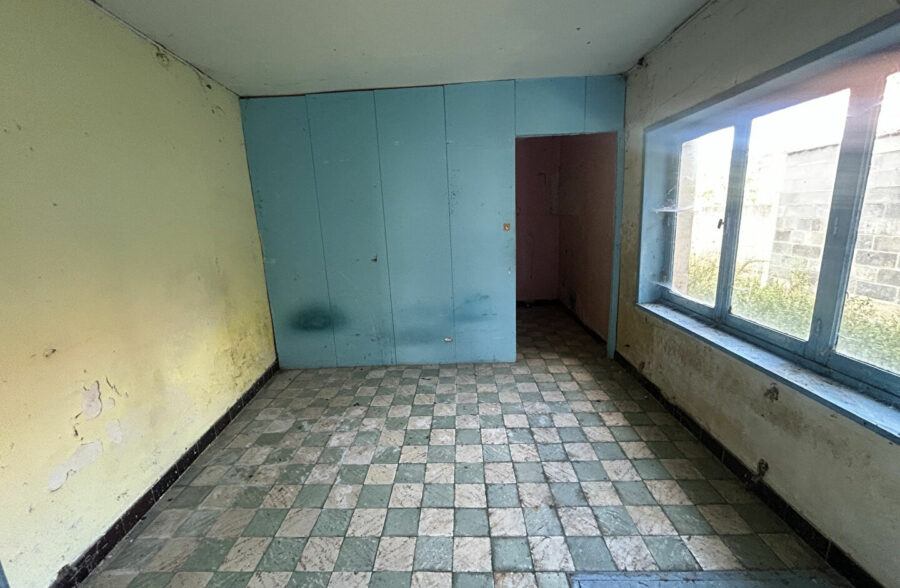 MAISON SEMI-INDIVIDUELLE A RENOVER