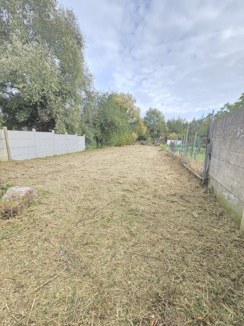 MAISON SEMI-INDIVIDUELLE A RENOVER