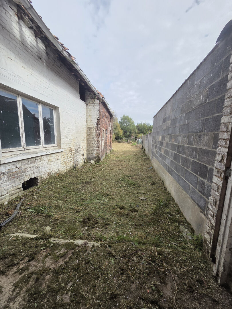 MAISON SEMI-INDIVIDUELLE A RENOVER