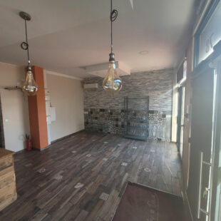 Local commercial centre-ville – 85m²